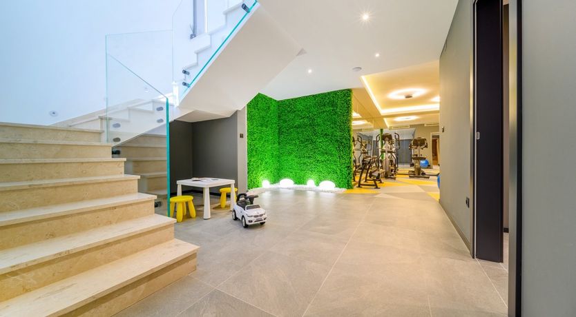 Photo of Gin & Lemon Juice