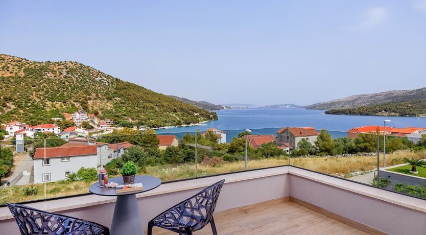 Photo of Gin & Lemon Juice