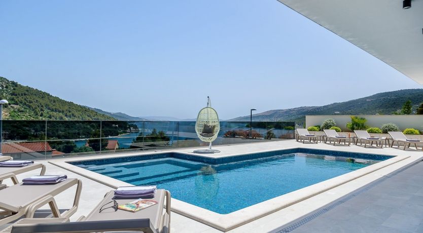 Photo of Gin & Lemon Juice