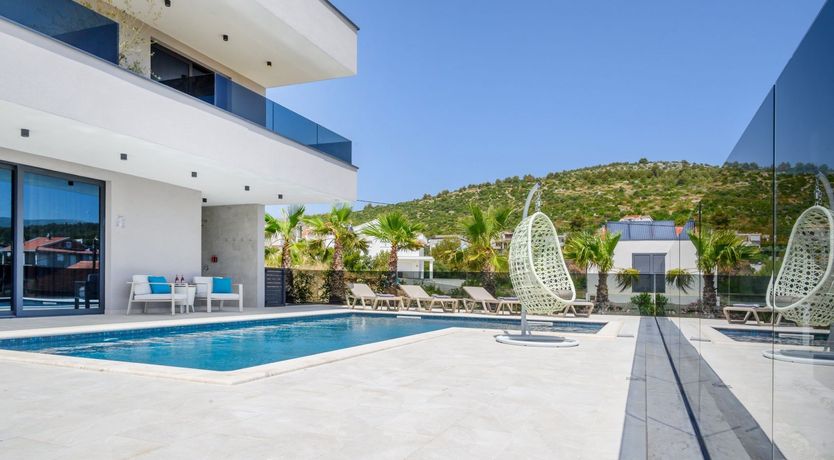 Photo of Gin & Lemon Juice