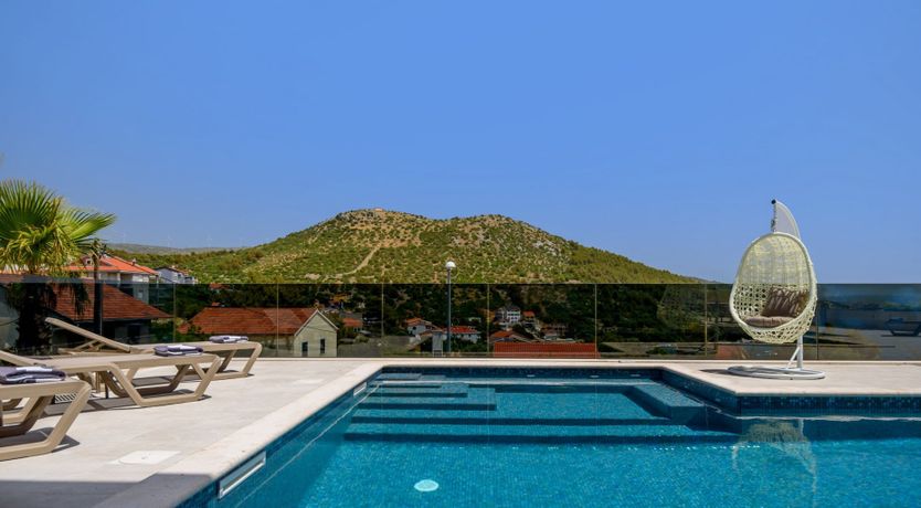 Photo of Gin & Lemon Juice