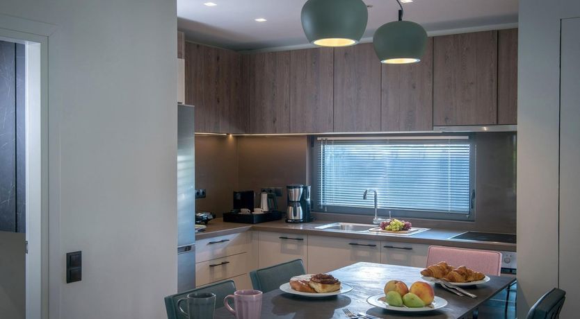 Photo of The Parrot's Perch