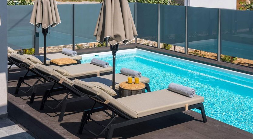 Photo of The Parrot's Perch