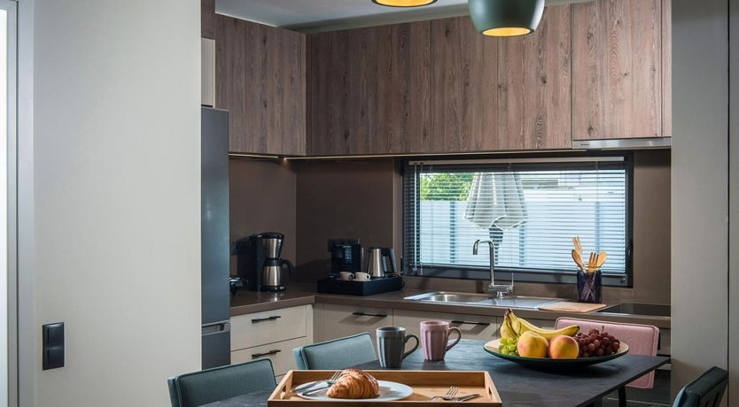 Photo of The Parrot's Perch