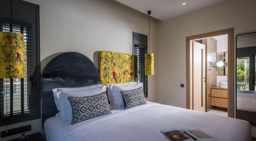 Photo of The Parrot's Perch