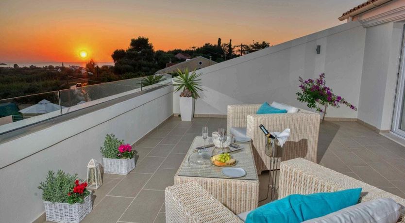 Photo of Silhouette Majestic