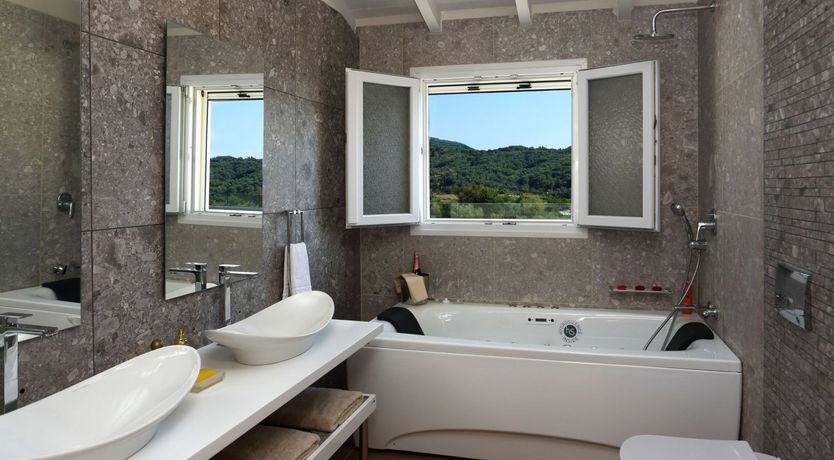 Photo of Silhouette Majestic