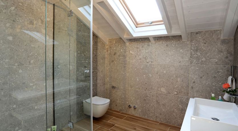 Photo of Silhouette Majestic