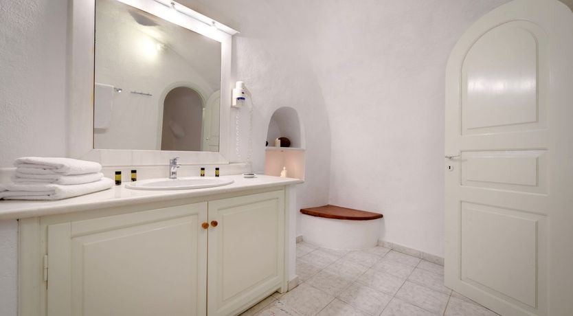 Photo of Eyes of Oia