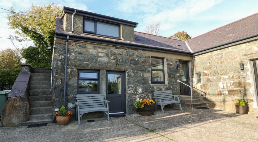 Photo of Tyddyn Sianel - Onnen