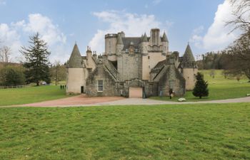 East Wing - Castle Fraser Holiday Cottage