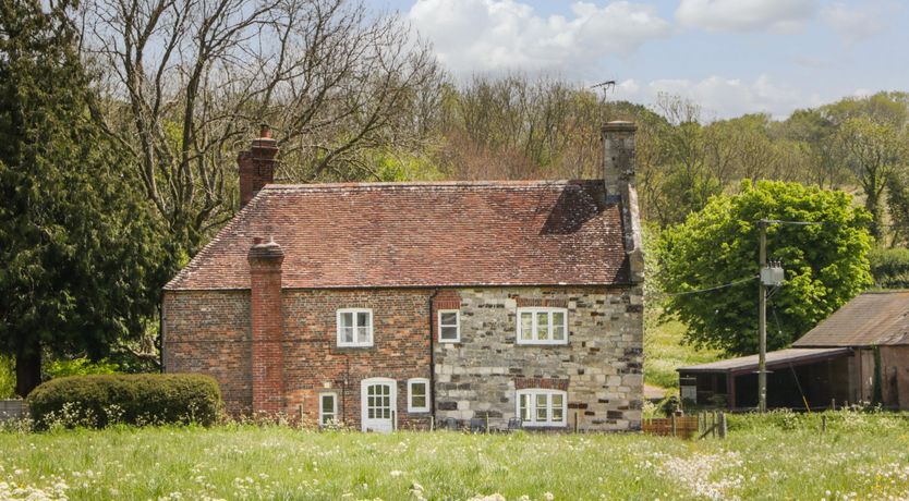 Photo of 2 Court Farm