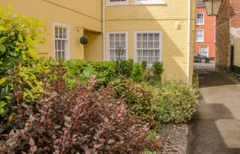 138C Old Star & Garter Mews Holiday Cottage