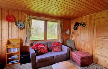 10 Pinewood Retreat Holiday Cottage