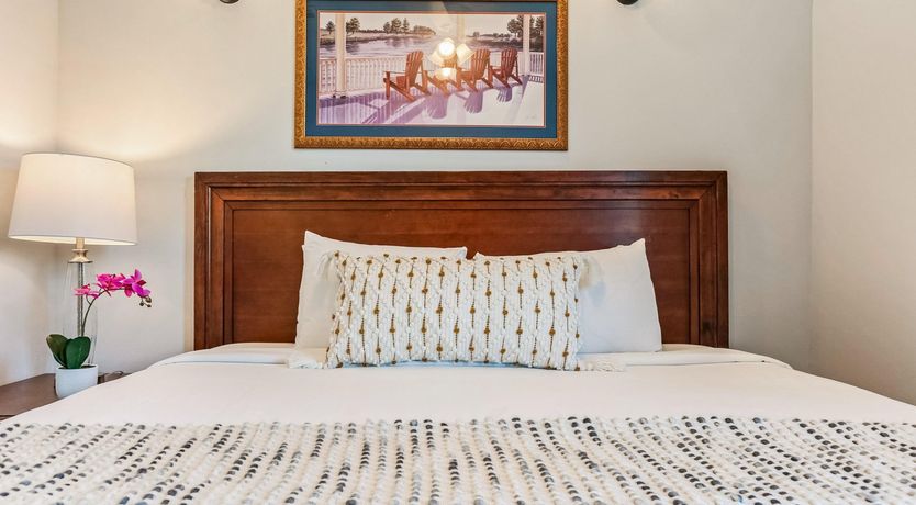 Photo of Twin Oaks Pad