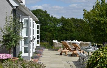 The Chic Retreat Holiday Cottage