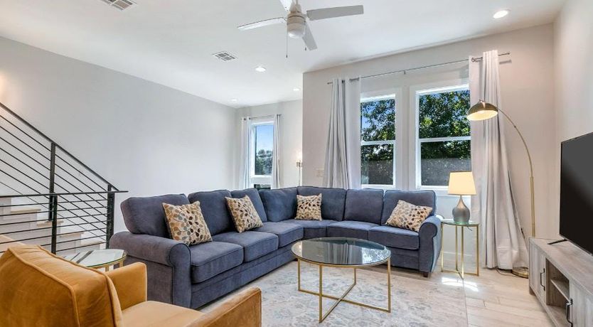 Photo of Shake Ya Tail Feather