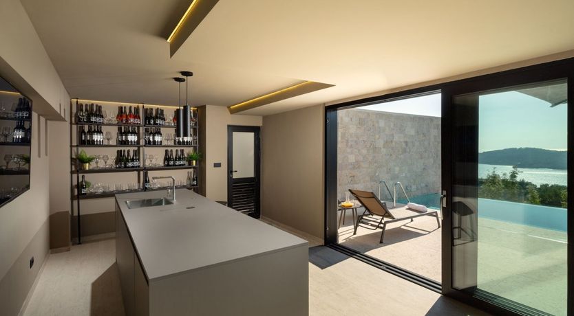 Photo of Hillside Pearl