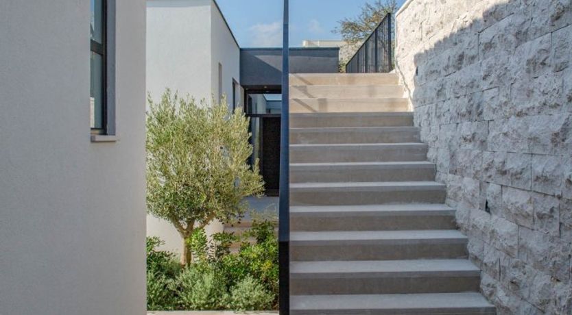 Photo of Hillside Pearl