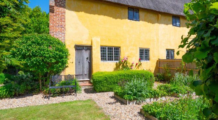 Photo of 1 New Thatched Cottage