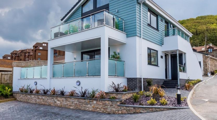 Photo of 3 Bed in Westward Ho