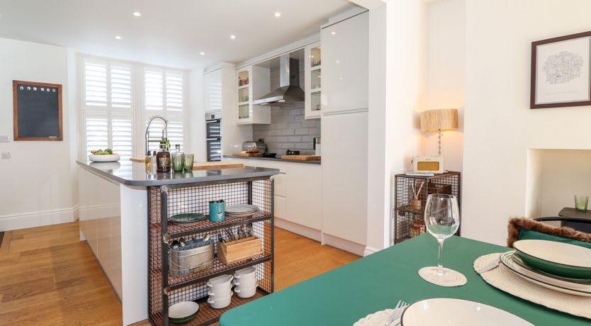 Photo of 2 Alexandra Road