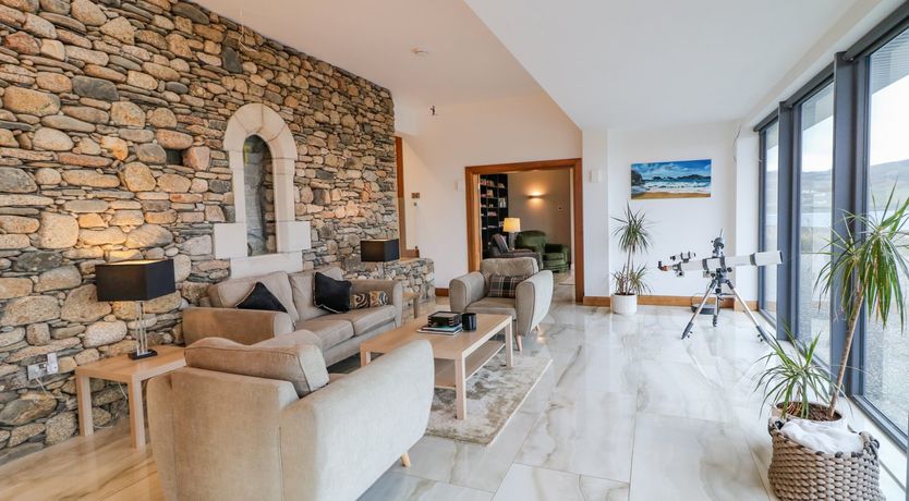 Photo of White Horse House