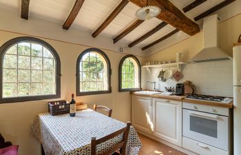 Tuscan Triptych Apartment