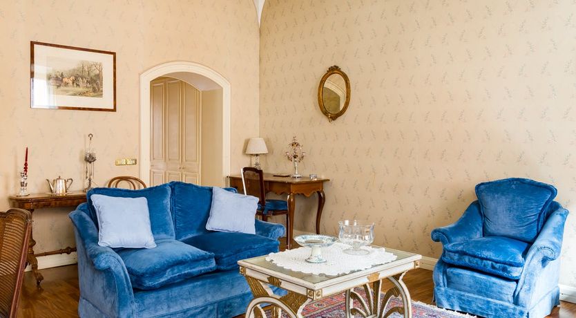 Photo of Florals & Antiques