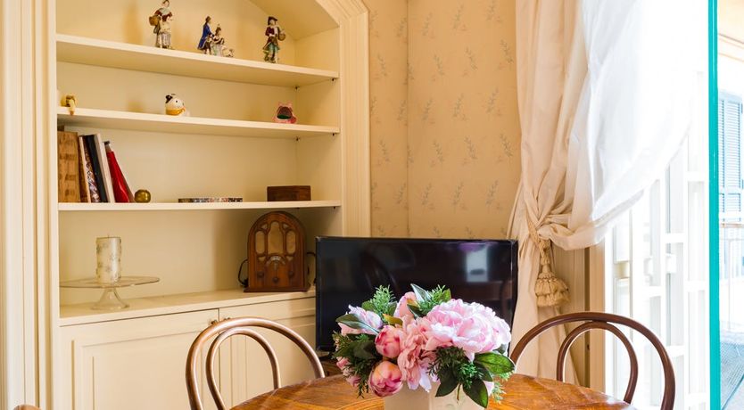 Photo of Florals & Antiques