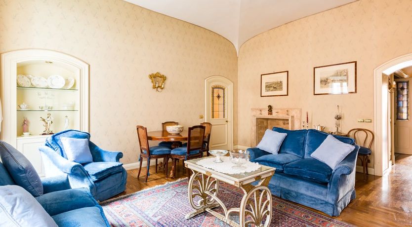 Photo of Florals & Antiques