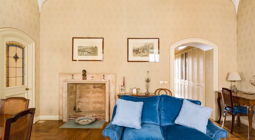 Photo of Florals & Antiques