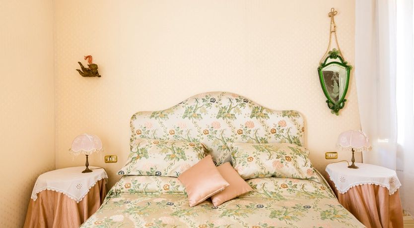 Photo of Florals & Antiques