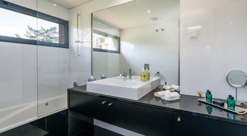 Photo of The Honey Blossom