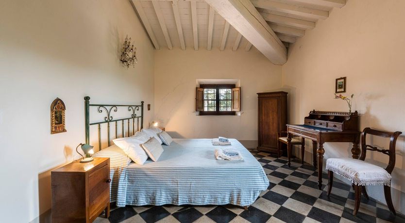 Photo of Floral Dining