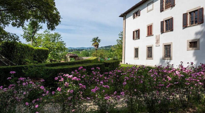 Photo of Floral Dining
