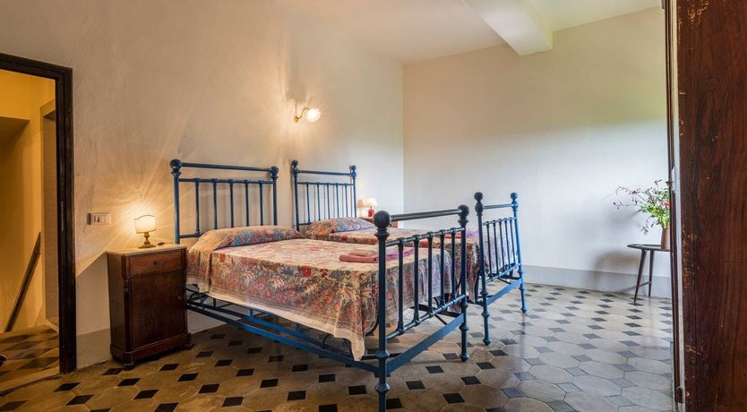 Photo of Floral Dining