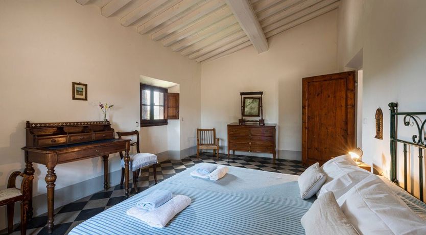 Photo of Floral Dining