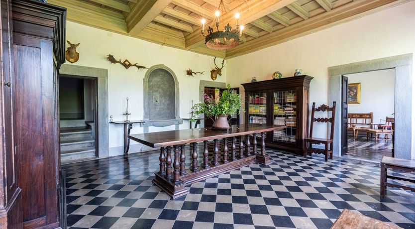 Photo of Floral Dining