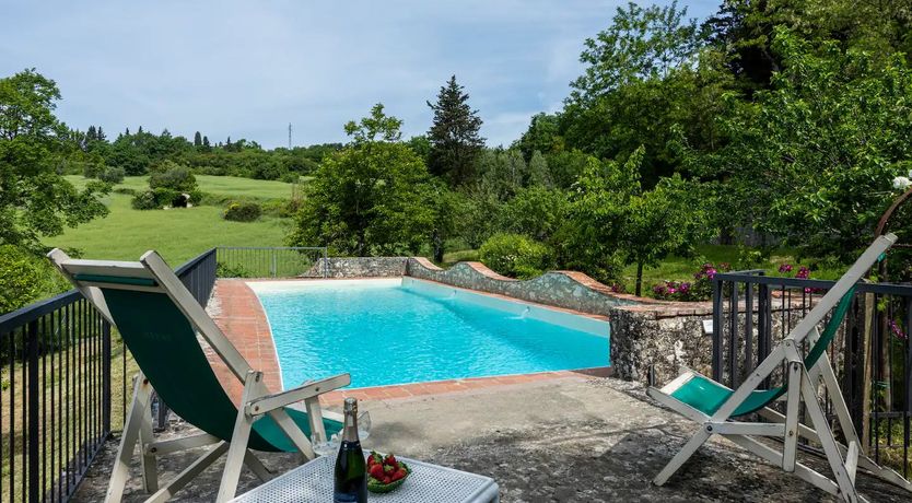 Photo of Floral Dining