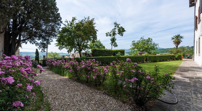 Photo of Floral Dining