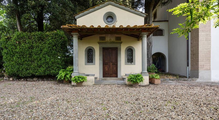 Photo of Floral Dining