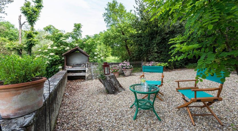 Photo of Floral Dining