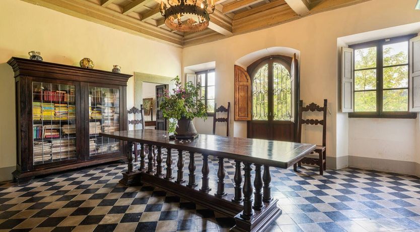 Photo of Floral Dining