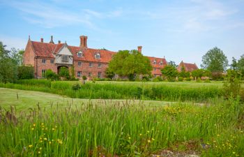 Hales Hall Holiday Home