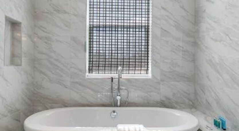 Photo of The Green Leaf