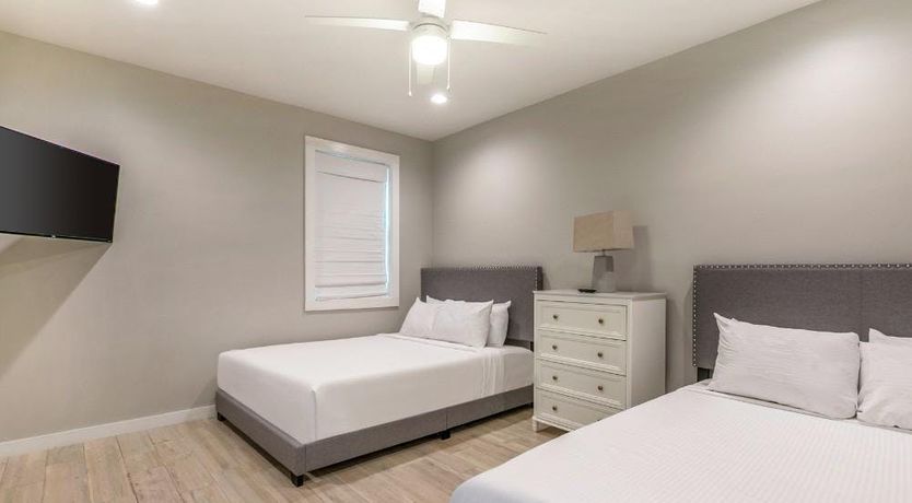 Photo of The Green Leaf