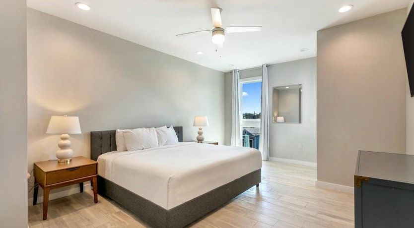 Photo of The Green Leaf