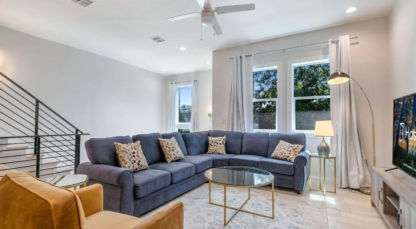 Photo of The Green Leaf