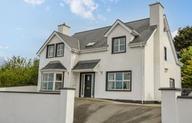 12 Hillview Holiday Cottage